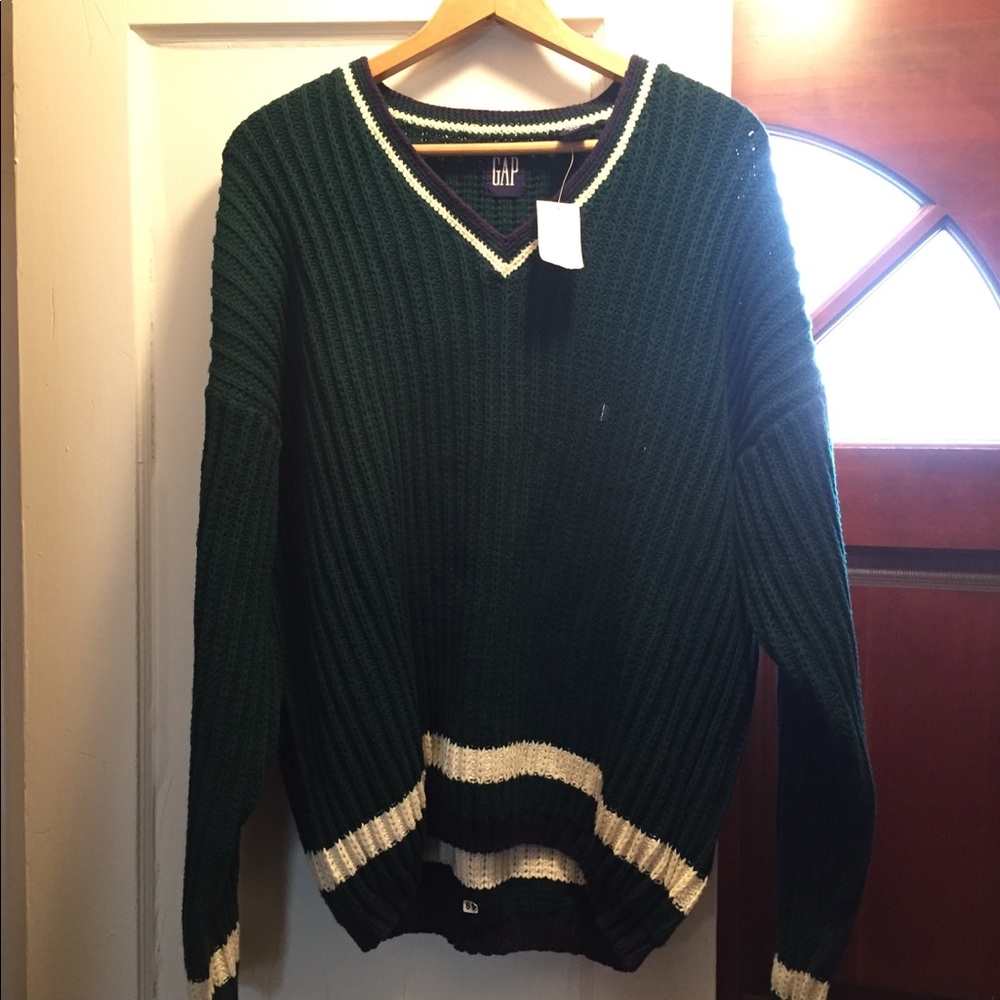 NWT Gap sweater in size Large.